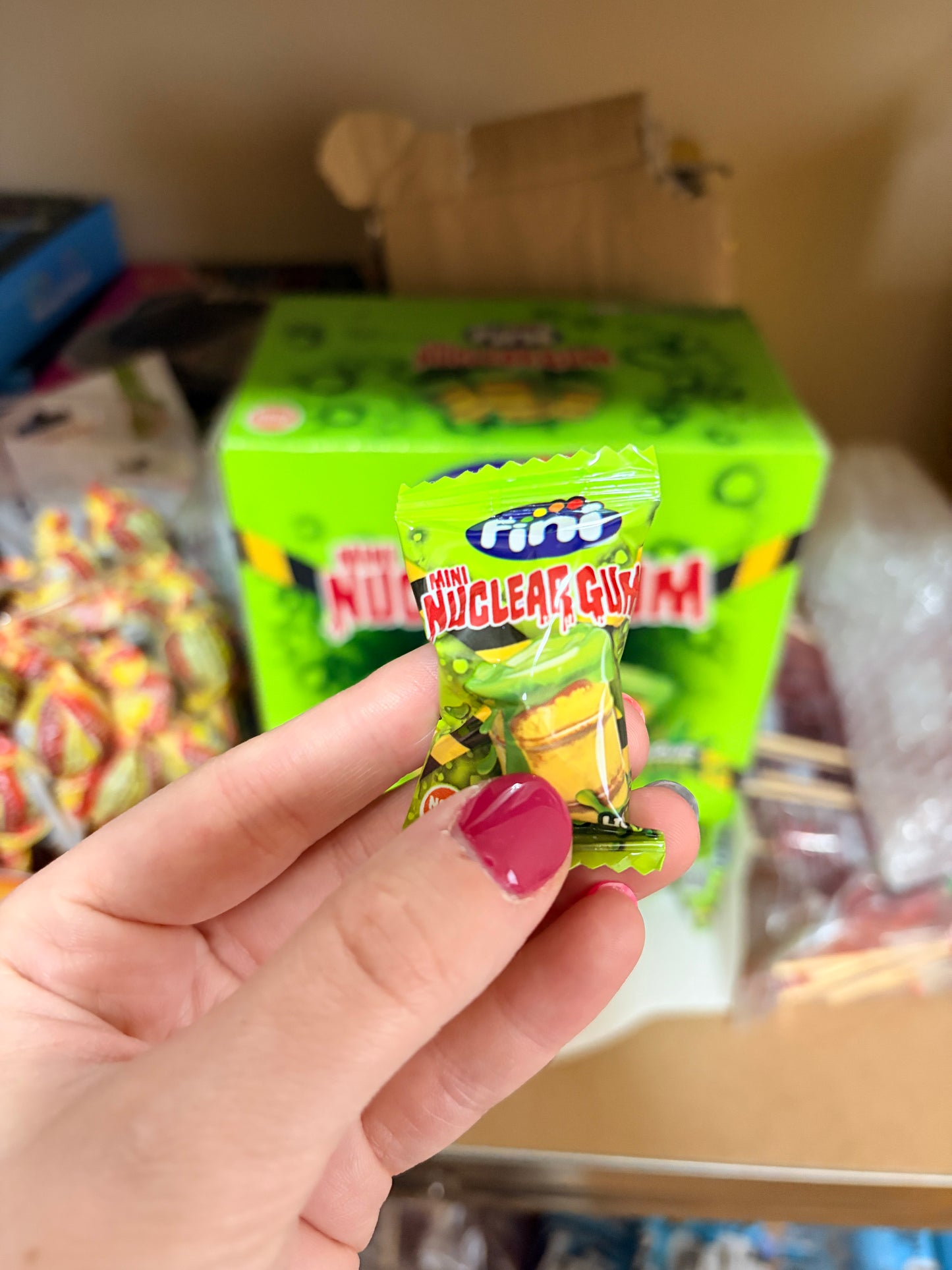 FINI Boom Nuclear Gum – savanyú folyékony töltelékes rágógumi 1 db