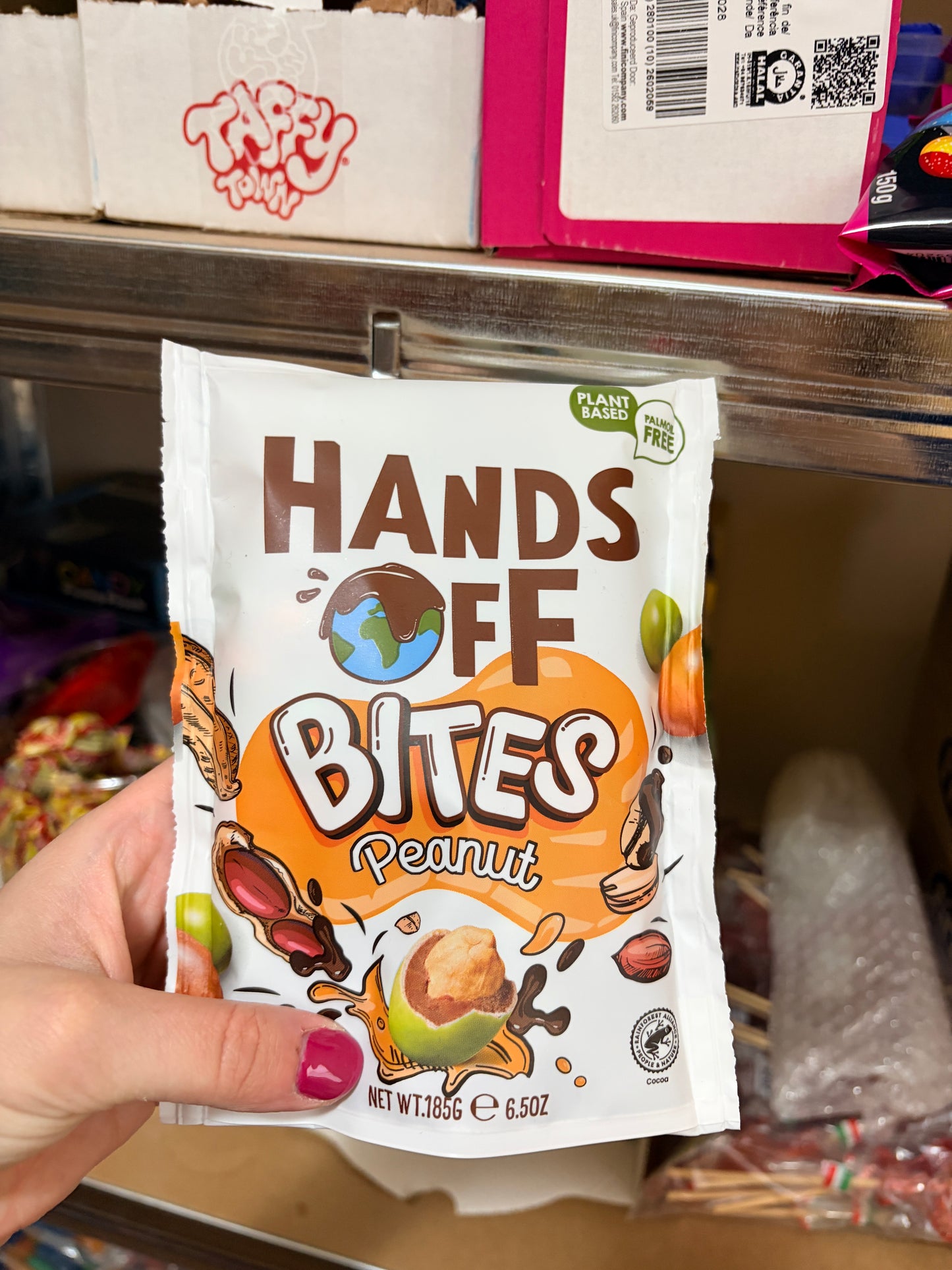 Hands Off Bites Peanut 185 g - Ropogós csokibevonatos földimogyoró drazsé