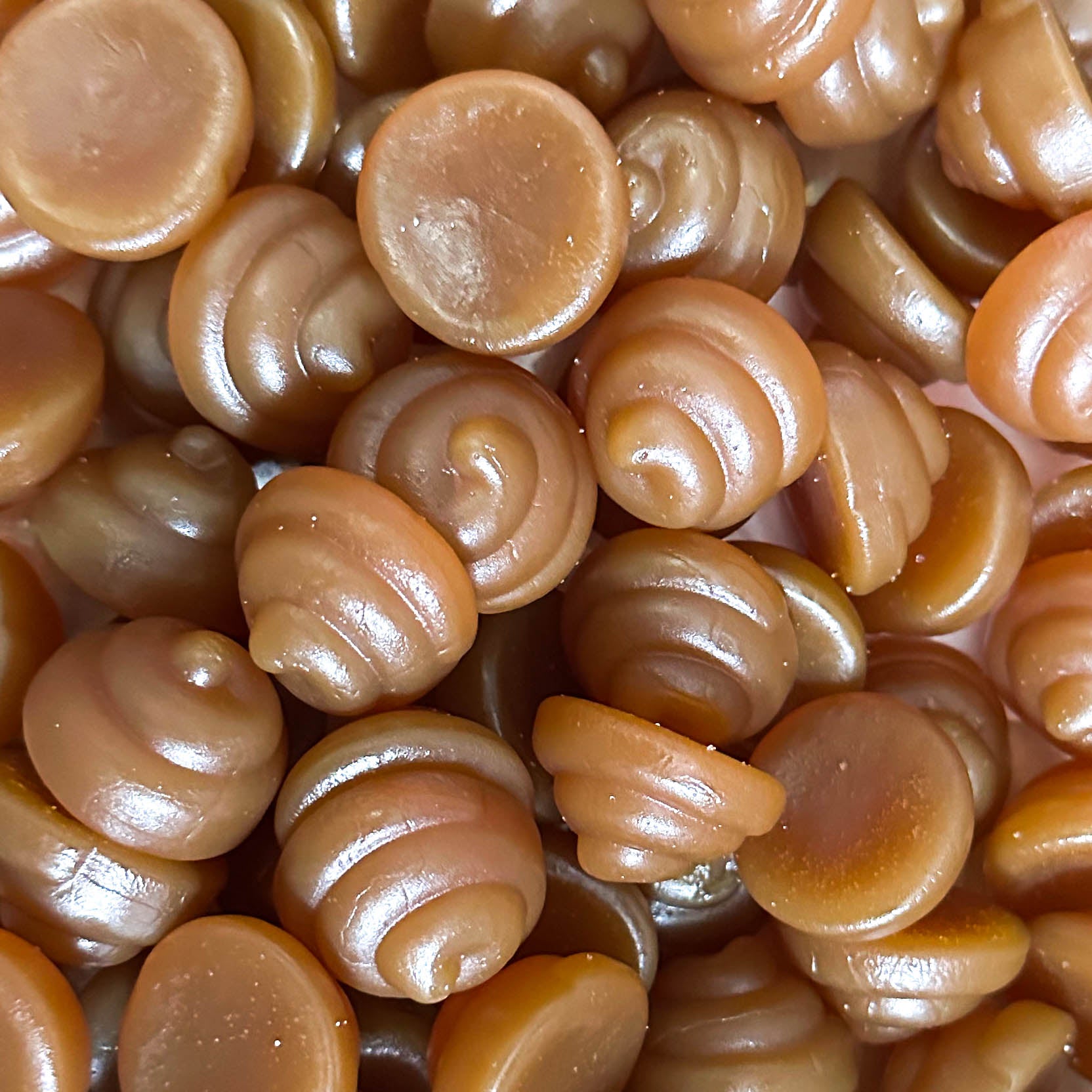 kaki-szar karamellás gumicukor