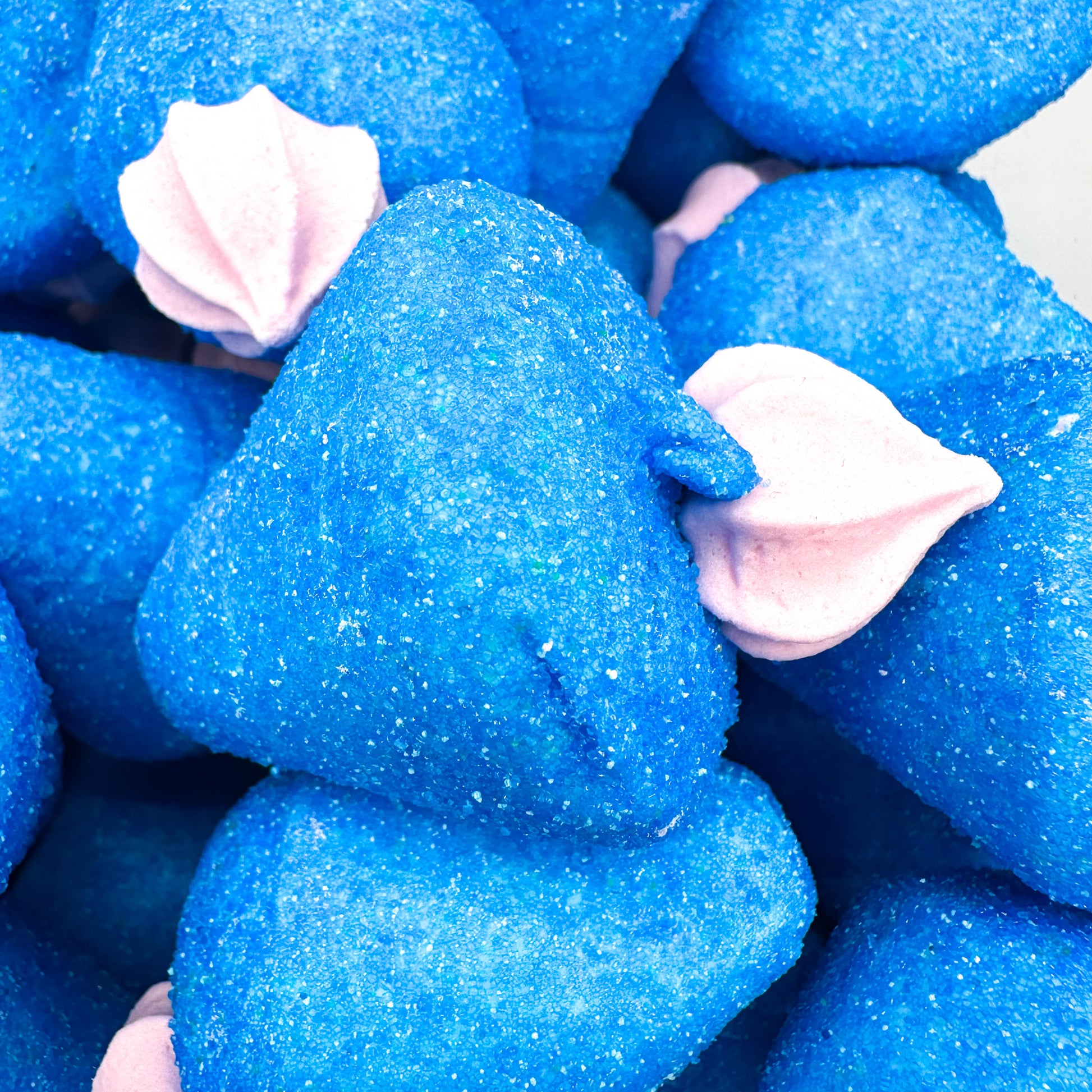 nyelvfestős óriási kék pillecukor