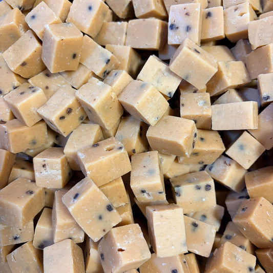 Cloetta Fudge Cookie Dough – Sütitészta Ízű Fudge Kockák (tejkaramella) 100g