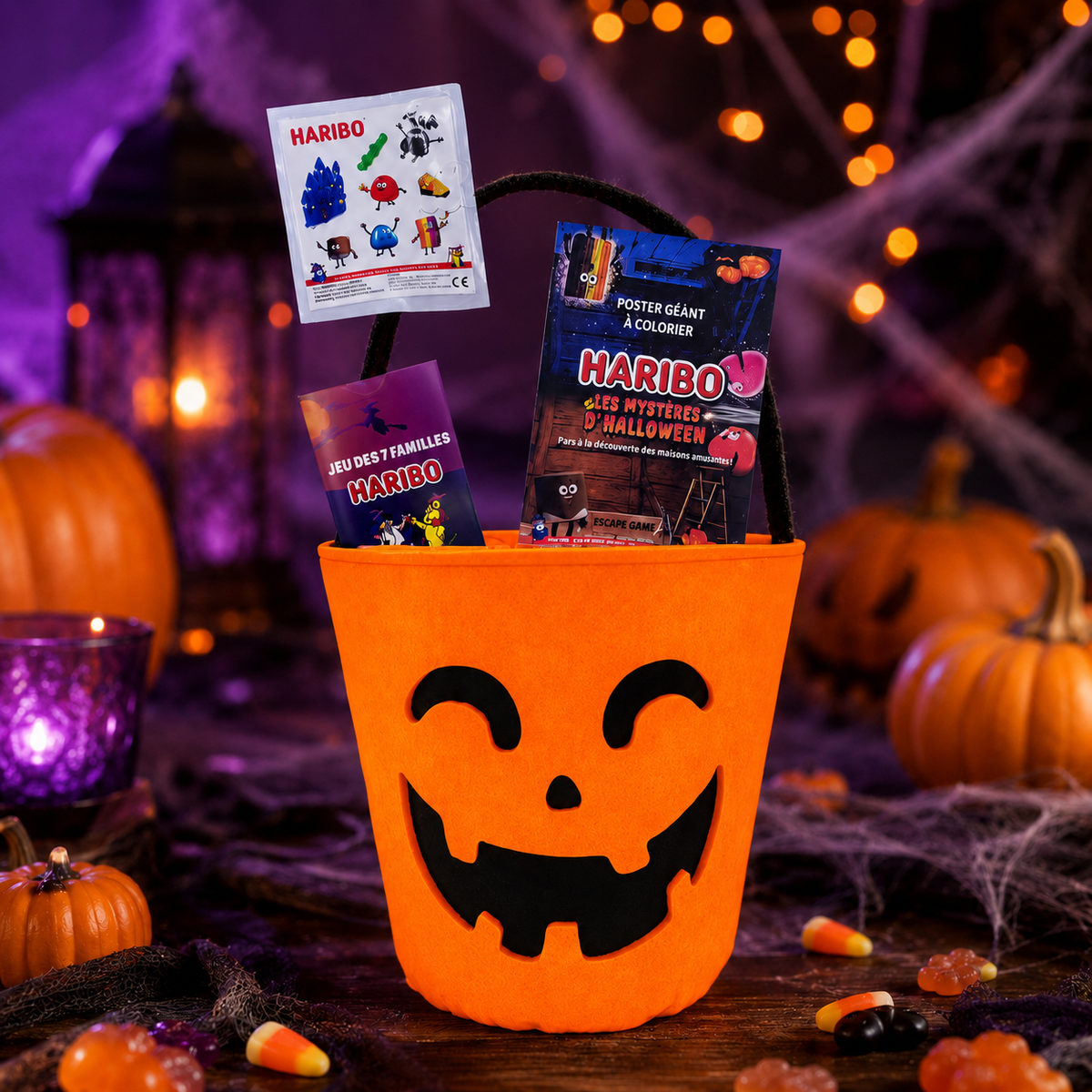 HARIBO Halloween Goodies ajándékcsomag 4 db – vödör, matrica, színező és kártyajáték
