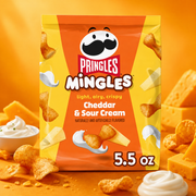 Pringles Mingles cheddar sajtos-tejfölös ropogós kukoricasnack 156 g – Cheddar & Sour Cream